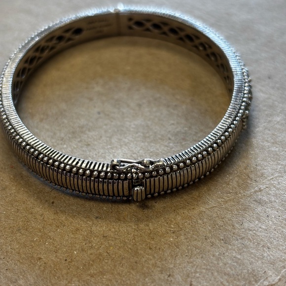 Authentic Judith Ripka Silver Hinged Bracelet w/CZ - Picture 4 of 12